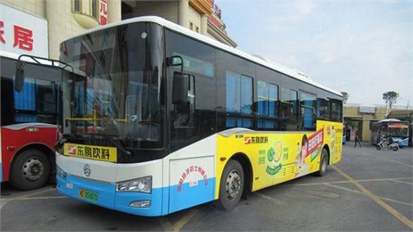 公交車身及車內(nèi)廣告火爆招租，滿城跑的廣告靜待與您攜手共贏
